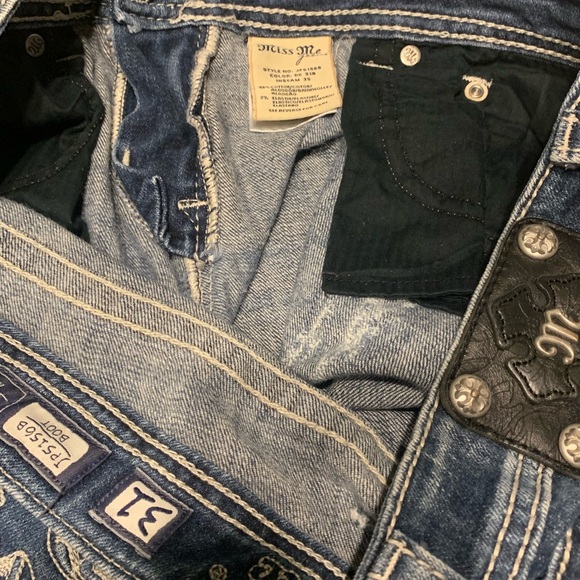 Miss Me Jeans - Like New - Barely Worn - Picture 2 of 8